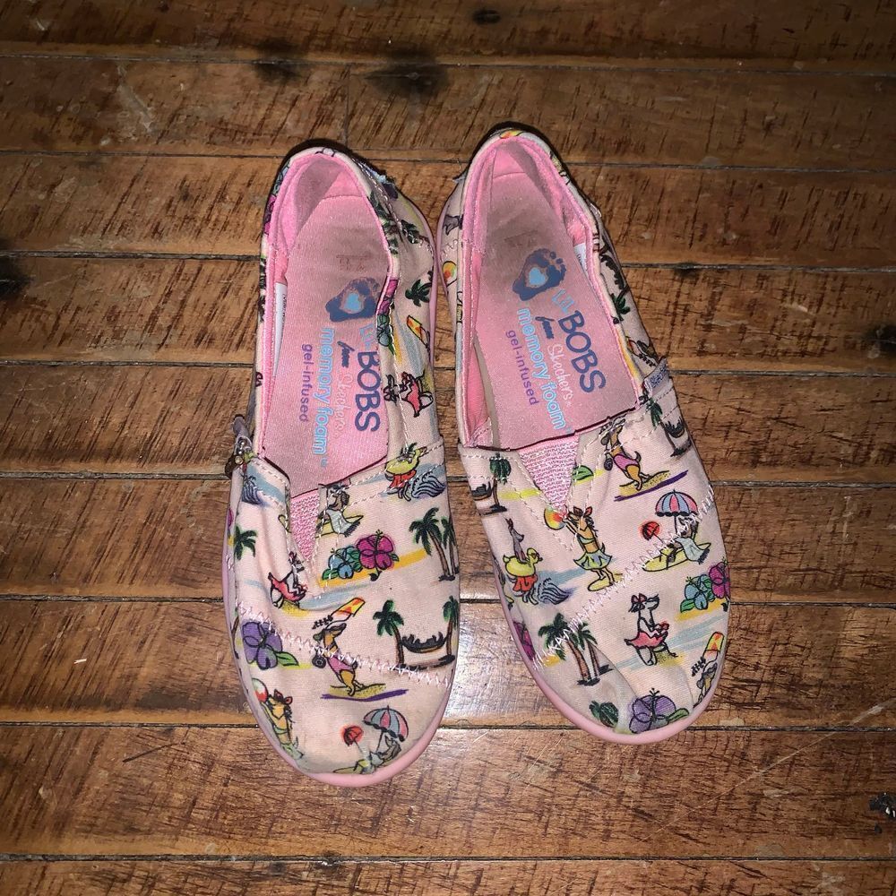 Sketchers Bobs punk dogs ar the beach scene slip on kids 11 shoes